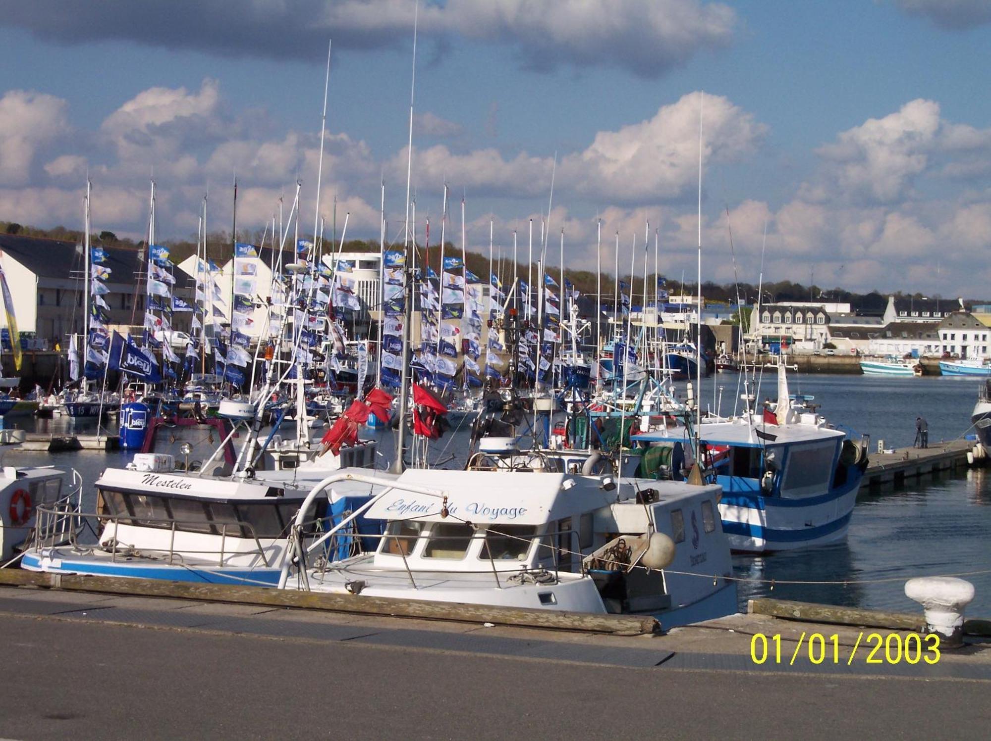 Hotel Du Port Concarneau Exterior photo