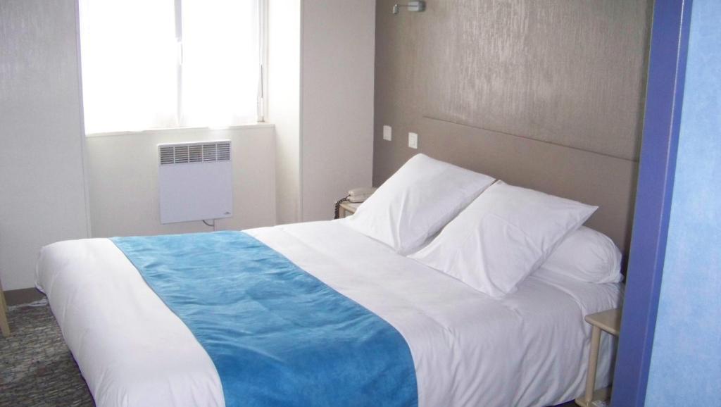 Hotel Du Port Concarneau Room photo